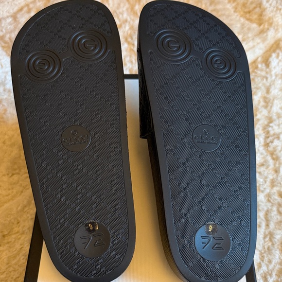 Gucci Embossed Black Slides - Picture 2 of 4